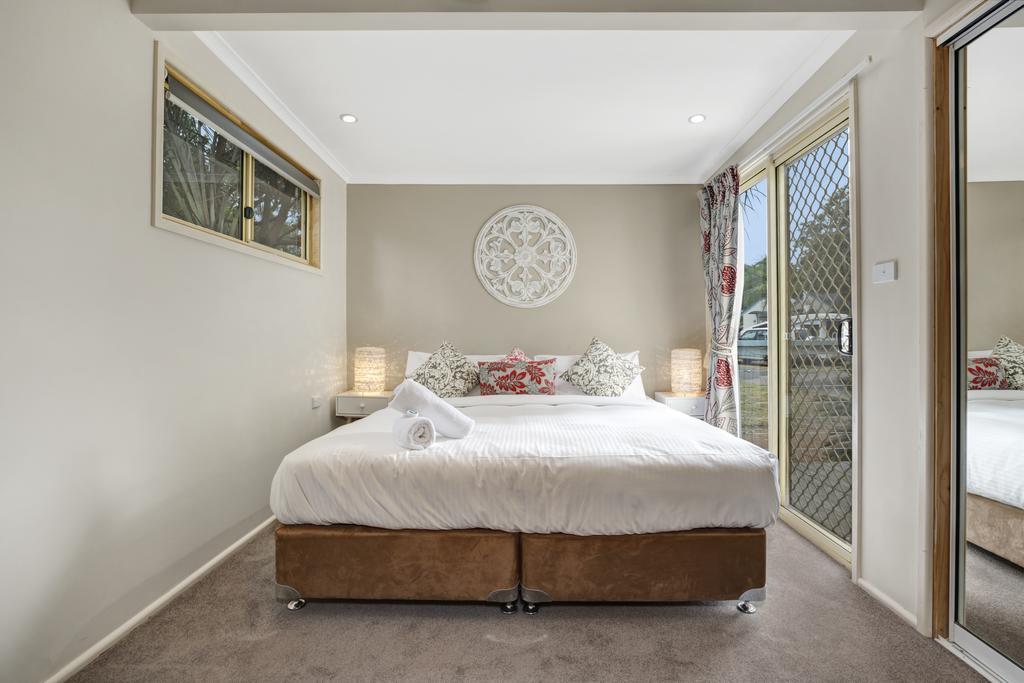 Seven Mile Beach Holiday Park Gerroa Room photo